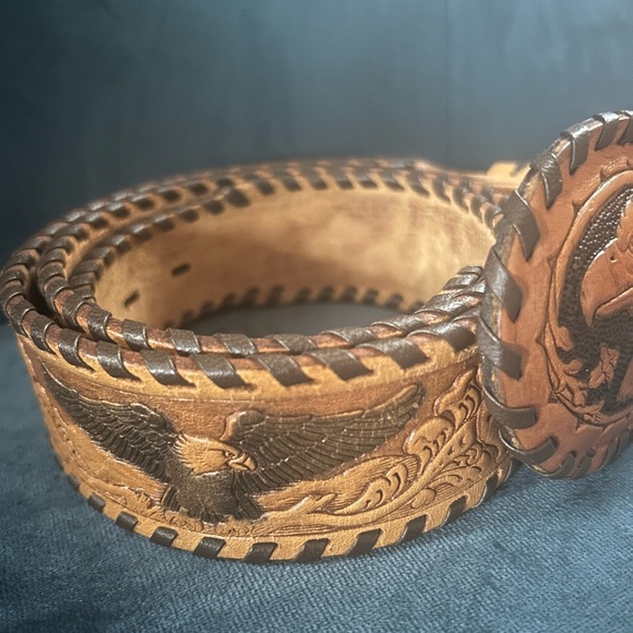 Chambers Phoenix Tooled Genuine Leather Bold Eagle Floral 38 - Picture 3 of 8